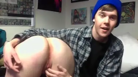 Webcam amateur couple in plaid shirts fucking